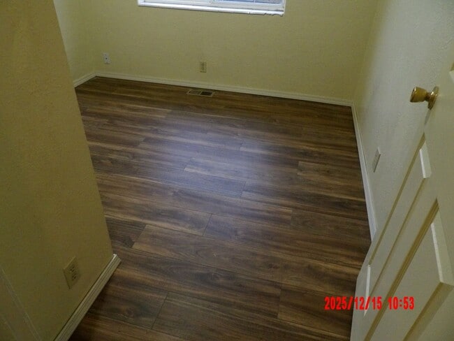 Building Photo - 3 Bedroom Duplex