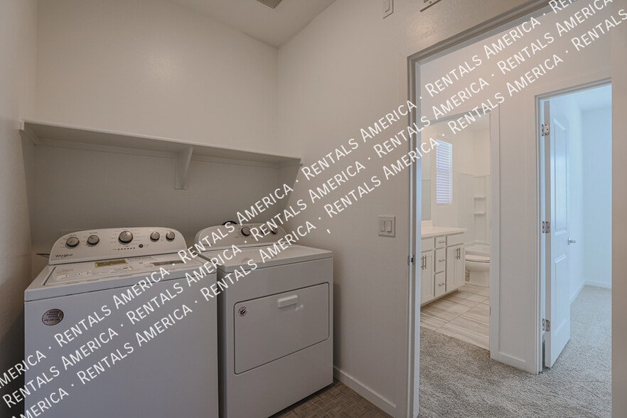 Building Photo - 17717 W Cassia Way