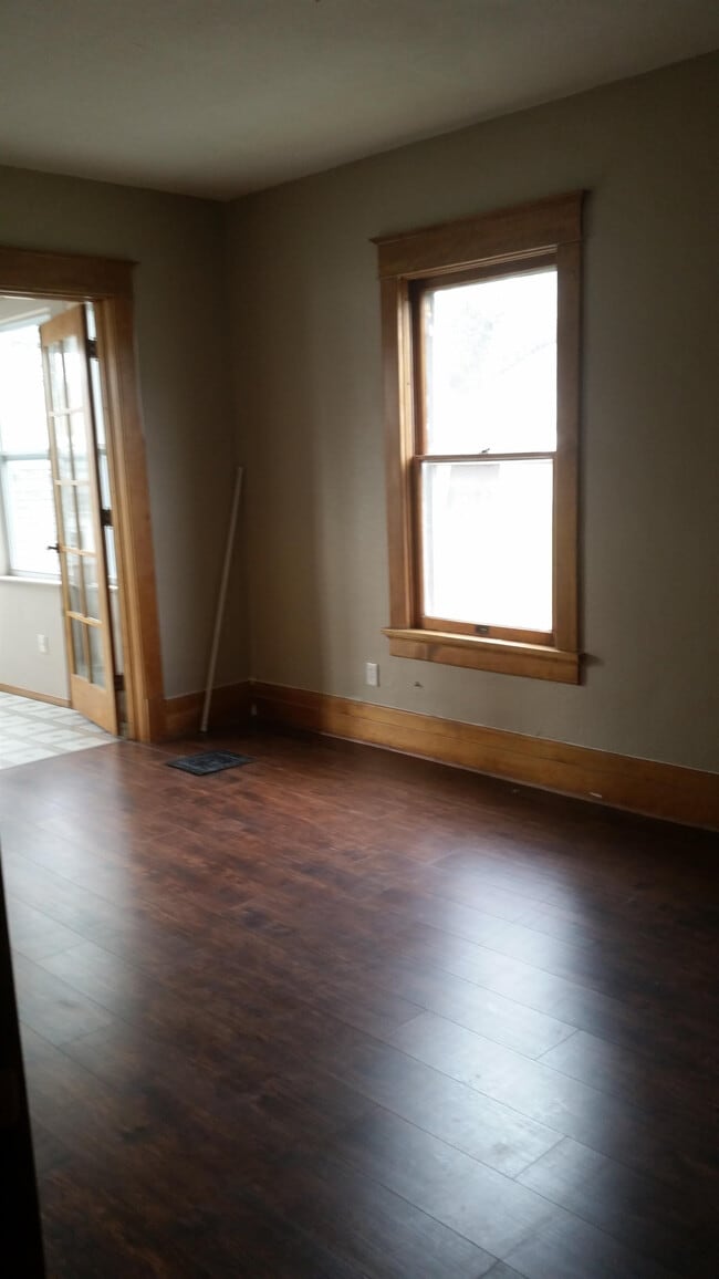 Building Photo - 109 Leland Ave