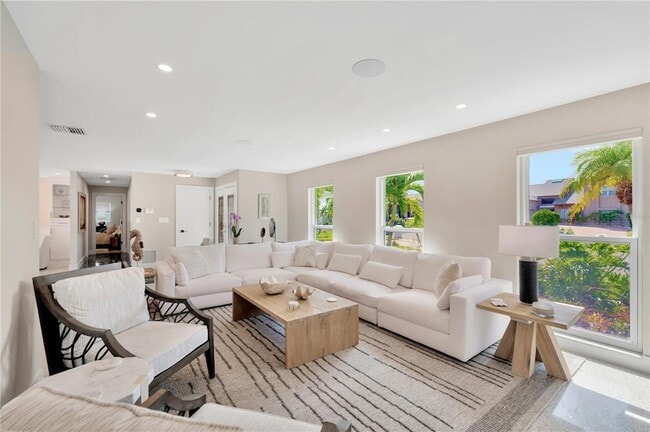 Building Photo - 807 Snug Island