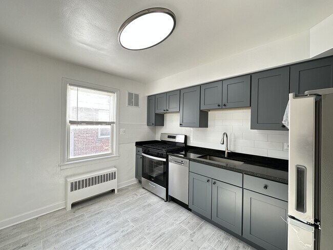 Building Photo - 6707 N California Ave