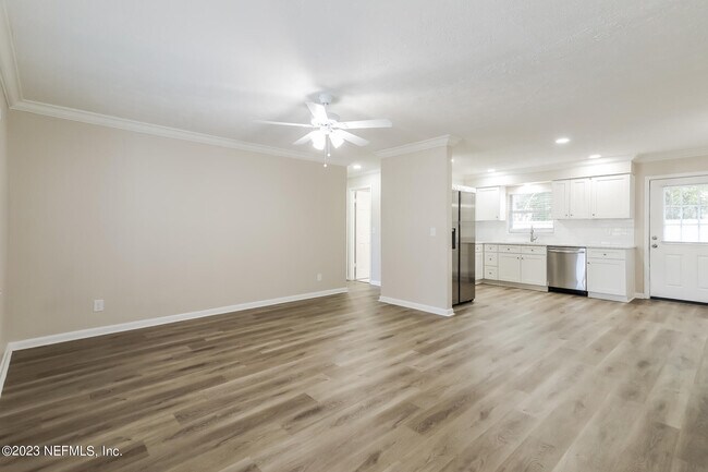 Building Photo - 8203 Ireland Dr