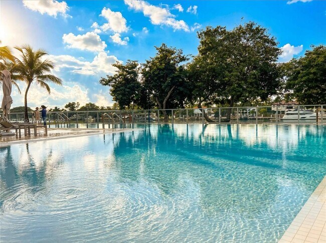 Building Photo - 6620 Indian Creek Dr