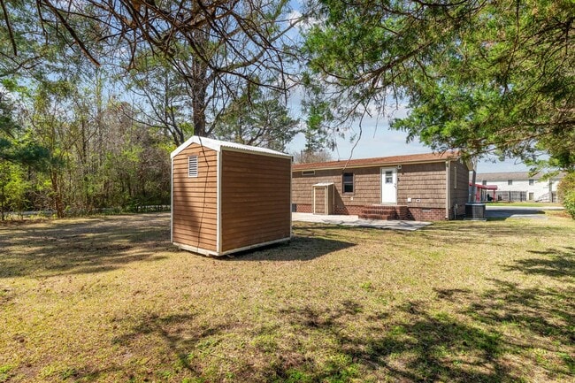 Building Photo - 100 Caviness Dr