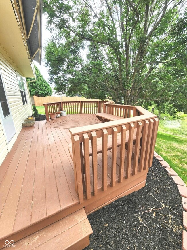 Building Photo - 924 Thornwood Dr