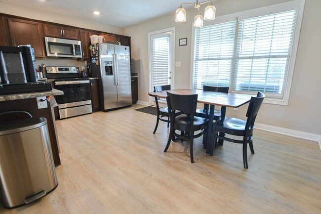 Building Photo - Pet Friendly Four Bedroom with Basement!