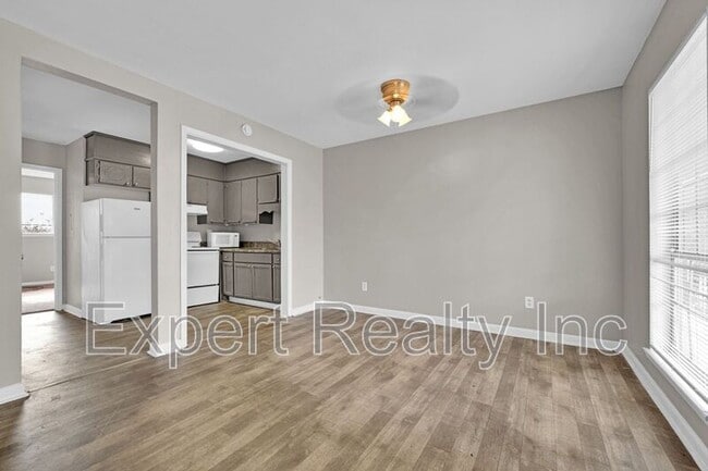 Building Photo - 3221 Avenue S