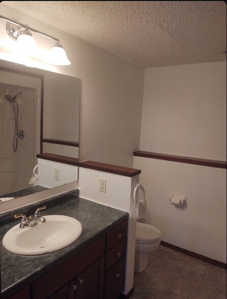 Building Photo - 3029 Stonewall Dr