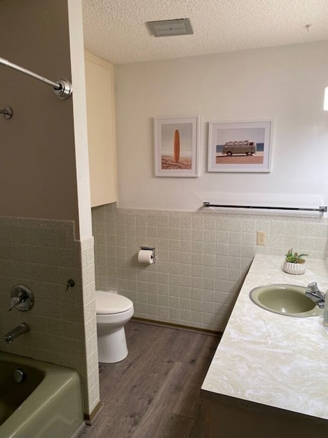 Building Photo - charming home in Terrebonne - Tons of room...