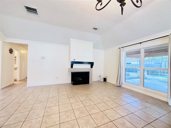 Building Photo - 7419 San Morino Dr