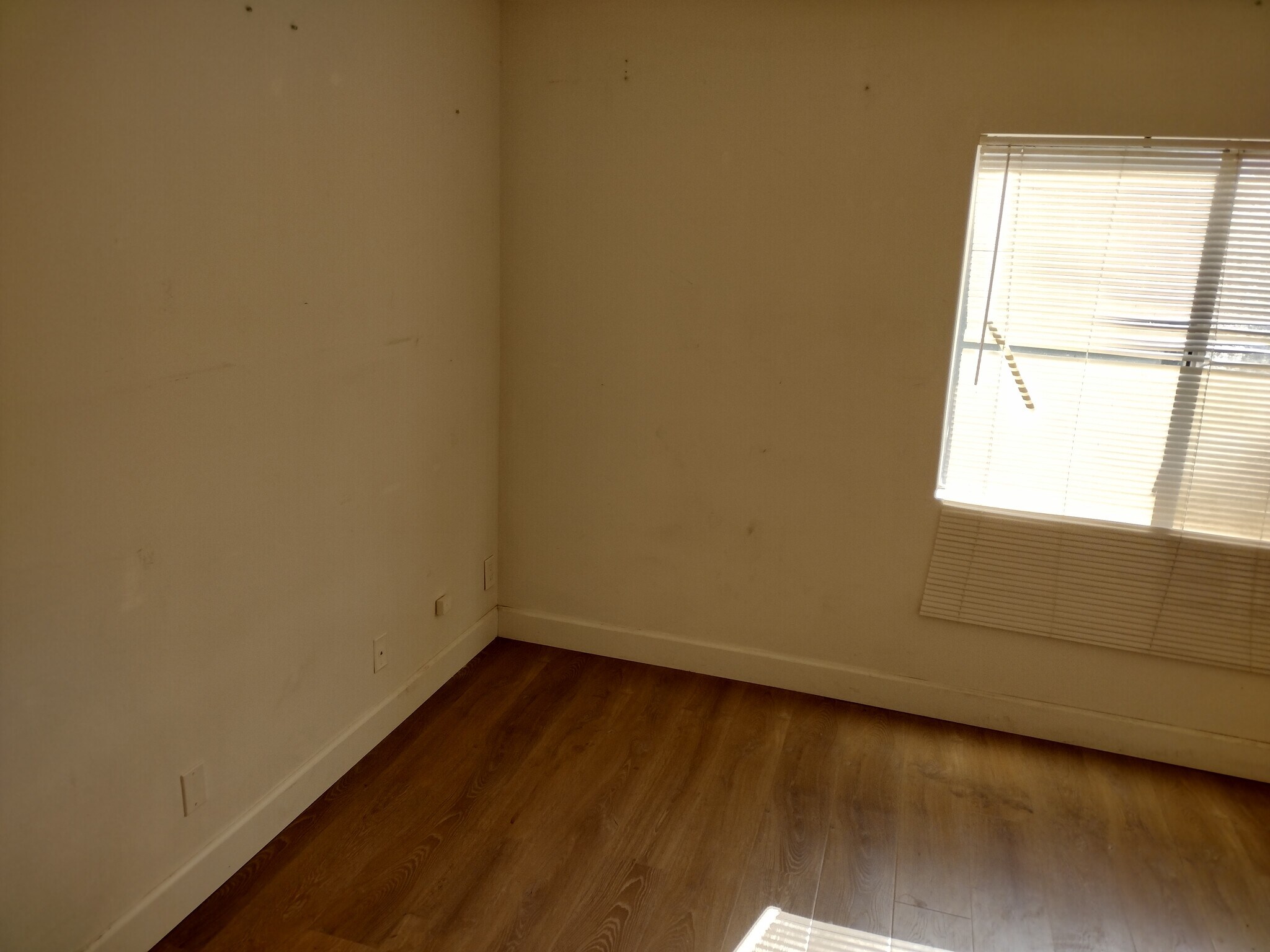 Building Photo - 5460 White Oak Ave