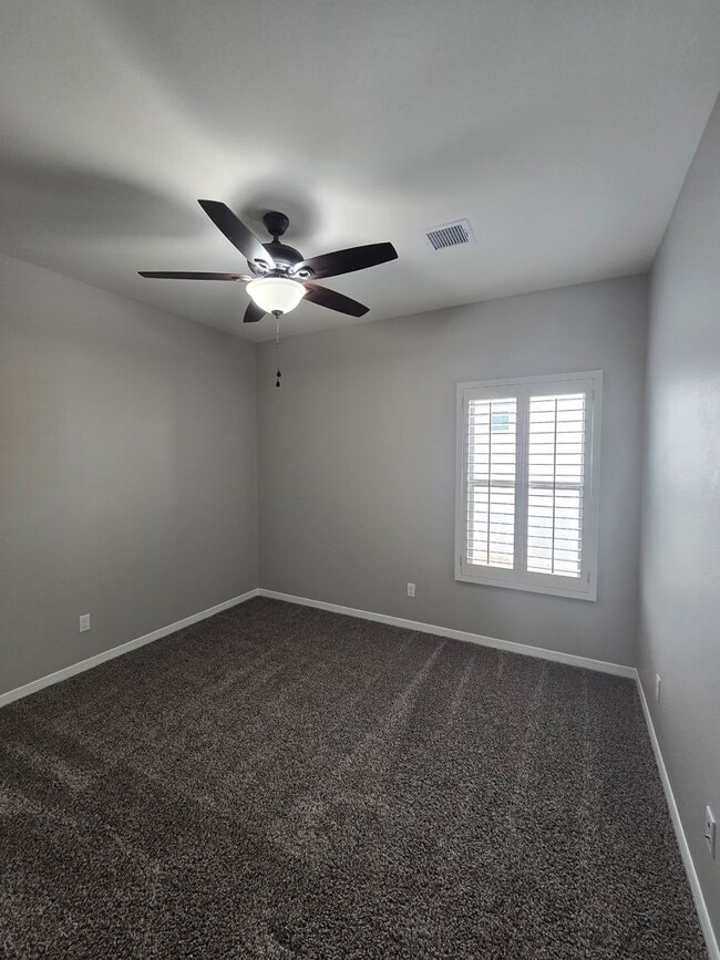 Building Photo - LUXURIOUS EASTSIDE HOME FOR RENT