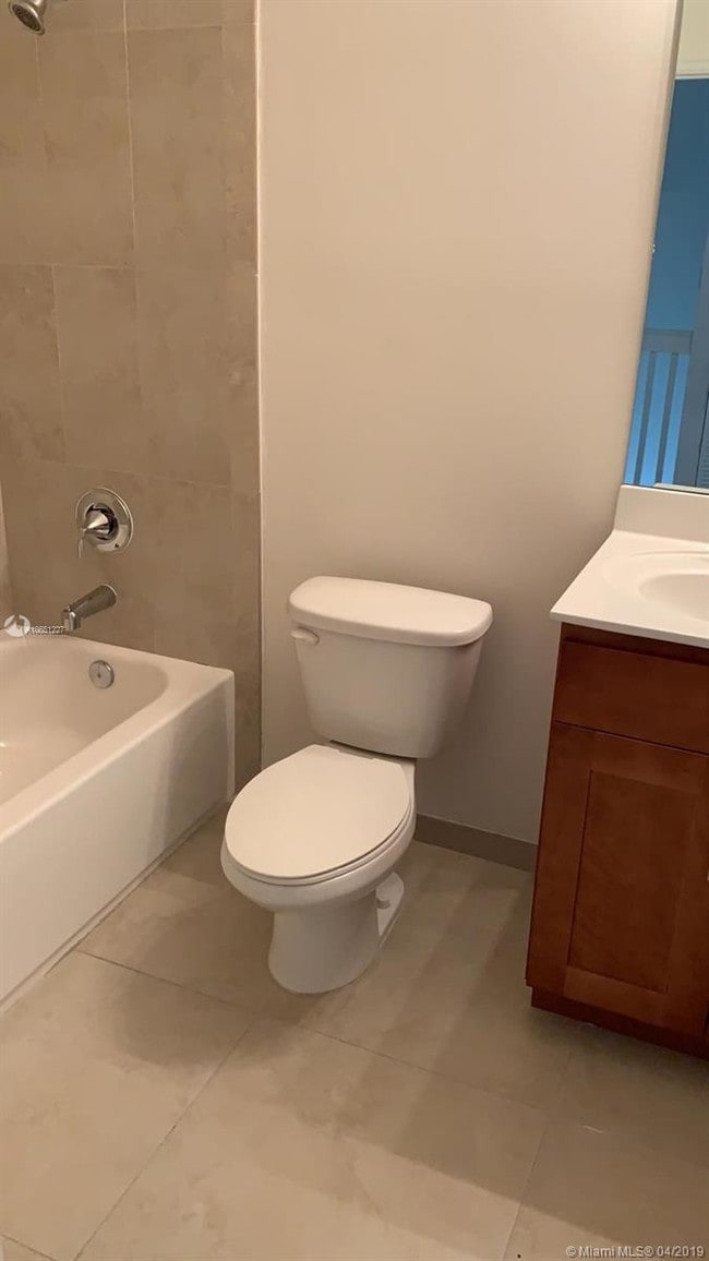 Building Photo - 6175 NW 104th Ct