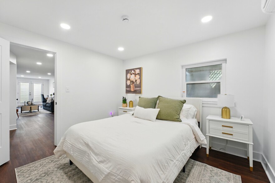 Building Photo - 8125 Bayou Bend Blvd