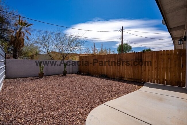 Building Photo - Two Bedroom Home with Guest House