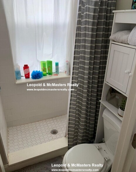 Building Photo - 46 Joy St