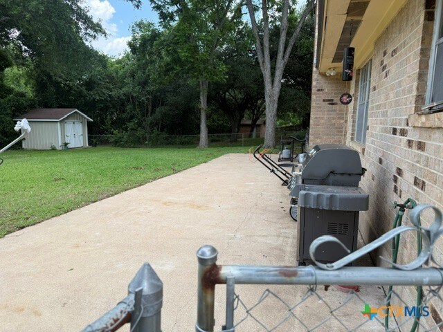Building Photo - 203 Memorial Dr