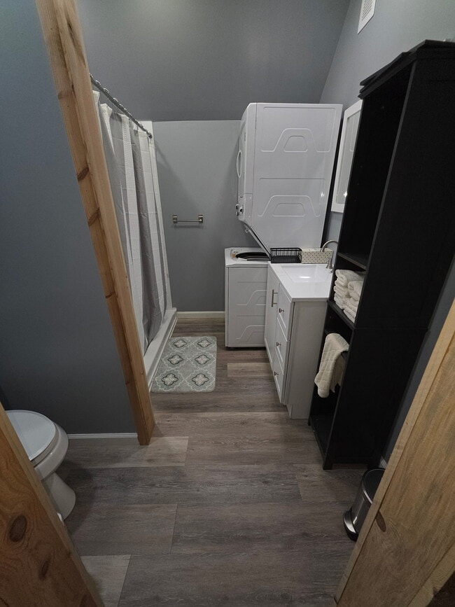 Building Photo - 820 Clearview Rd