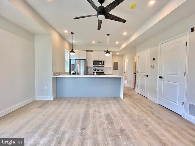 Building Photo - 6100 Ridge Ave