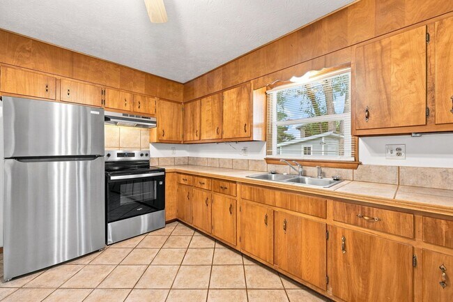 Building Photo - 15 Eavers Cir