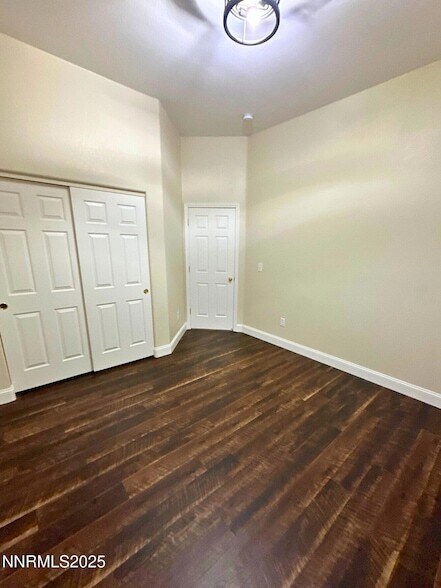 Building Photo - 1390 S Fox Glen Ct