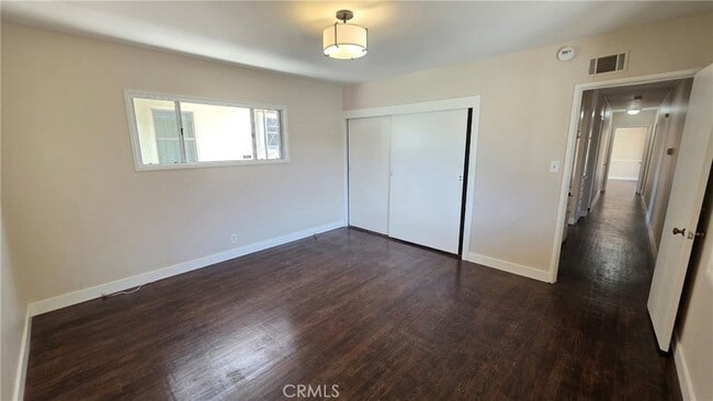 Building Photo - 6034 S Kings Rd