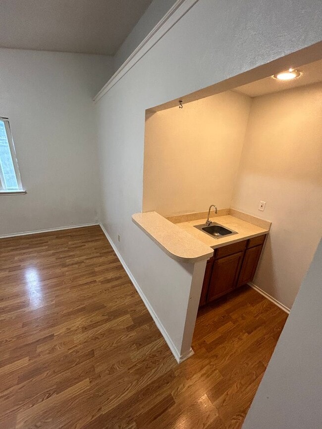 Building Photo - 3702 Bond St