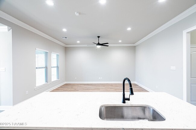 Building Photo - 102 Jubilation St