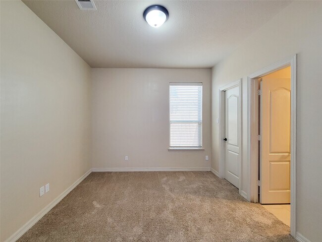 Building Photo - 2210 Pearl Bay Ct