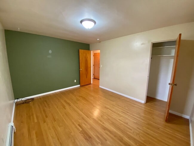 Building Photo - 1520 3rd St S