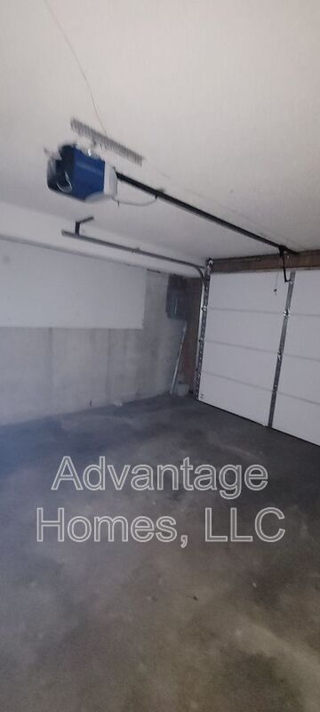 Building Photo - 11418 E 71 St