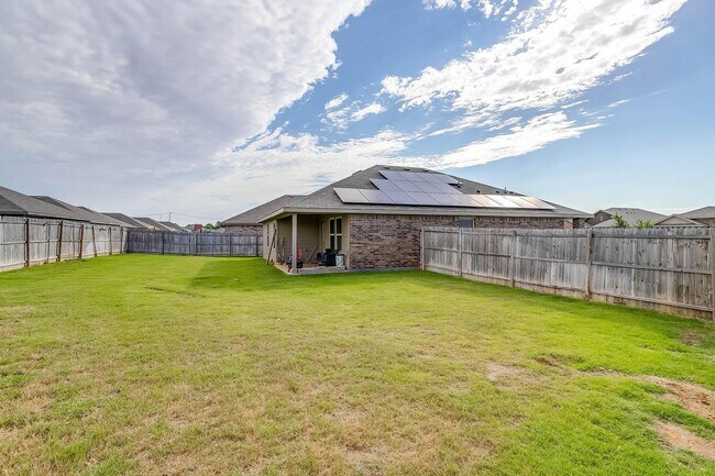 Building Photo - Nice 3 Bed, 2 Bath House in Creekside Esta...