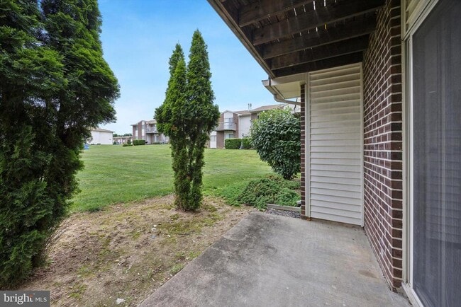 Building Photo - 511 Bradley Ct