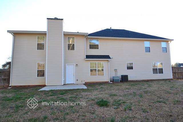 Building Photo - 103 Silvergrass Dr