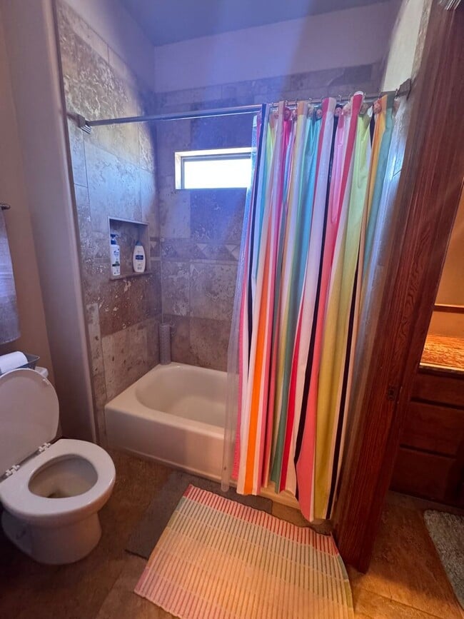 Building Photo - Gorgeous Fully Furnished rental on 1 acre, flexible lease term