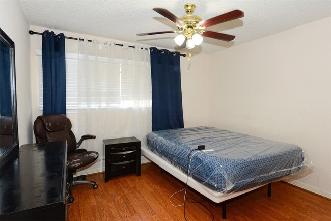 Building Photo - 5632 Birchmont Dr