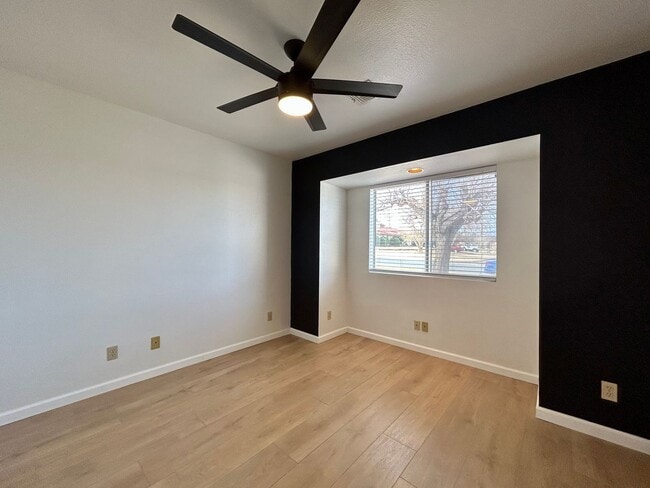 Building Photo - AVAILABLE NOW!! 3 Bedroom 2 Bathroom Home in Yucca Valley!! MOVE IN SPECIAL HALF OFF ONE MONTH'S ...