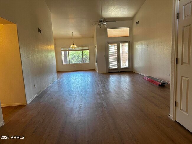 Building Photo - 6273 W Louise Dr