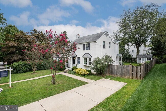 Building Photo - 9315 Linden Ave
