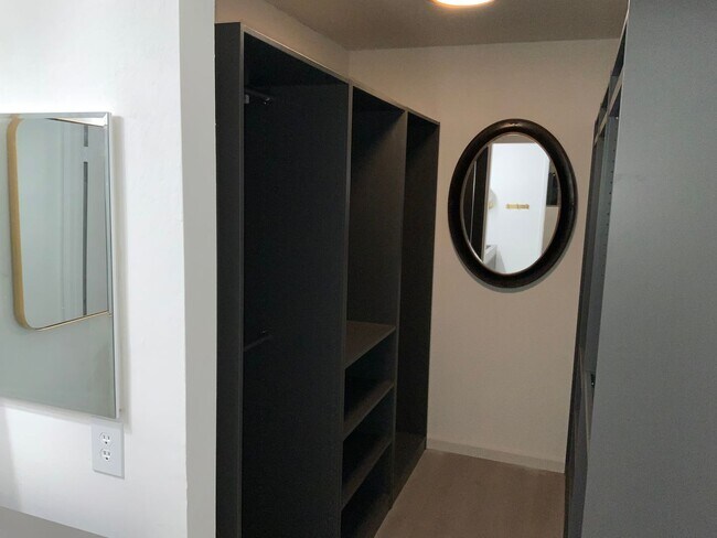 Building Photo - Stunning Remodeled 4 bedroom Hercules Home