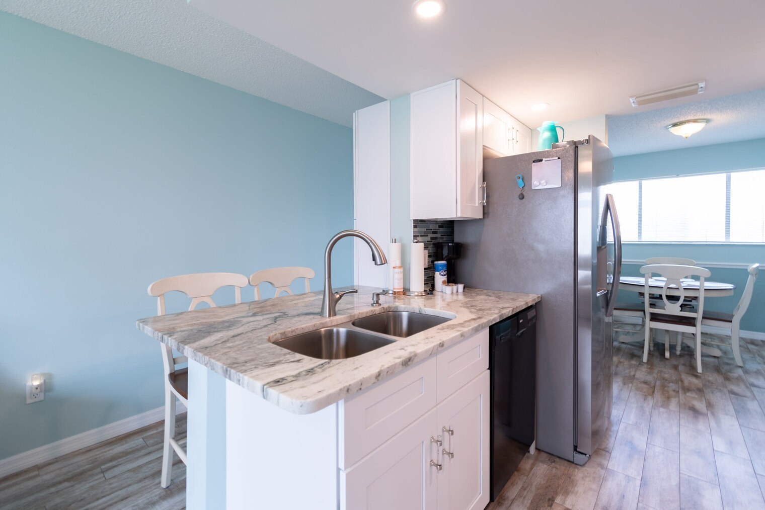 Building Photo - 516 Beach Park Ln