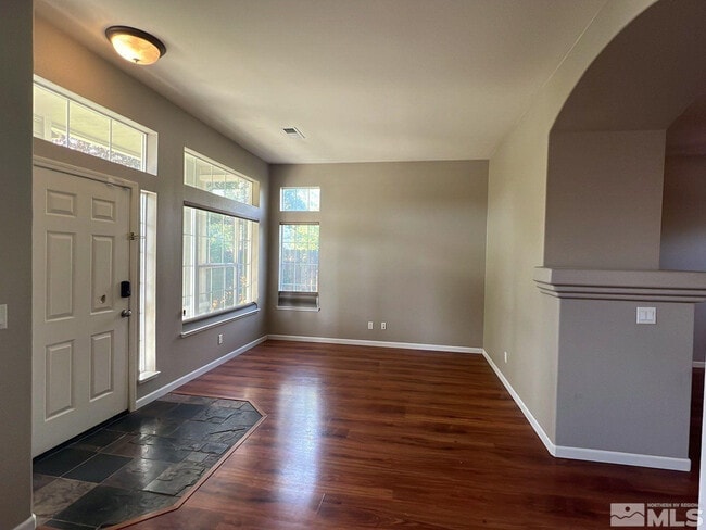 Building Photo - 3340 Sansol Ct