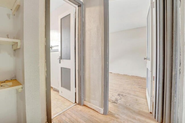 Building Photo - 28 Blackmore St