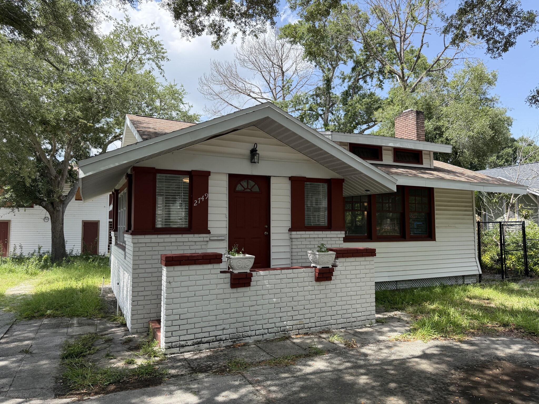 Building Photo - 2 Bed/1.5 Bath