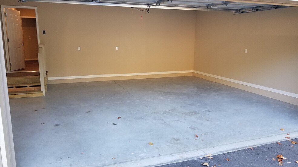 Building Photo - 458 Academy Rd