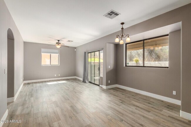 Building Photo - 11430 N 16th St