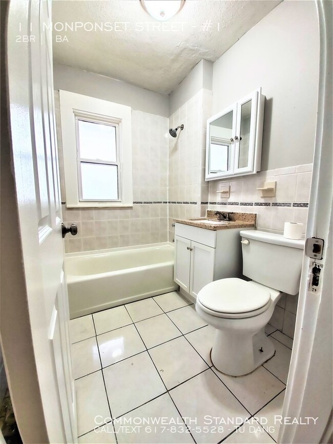 Building Photo - 11 Monponset St