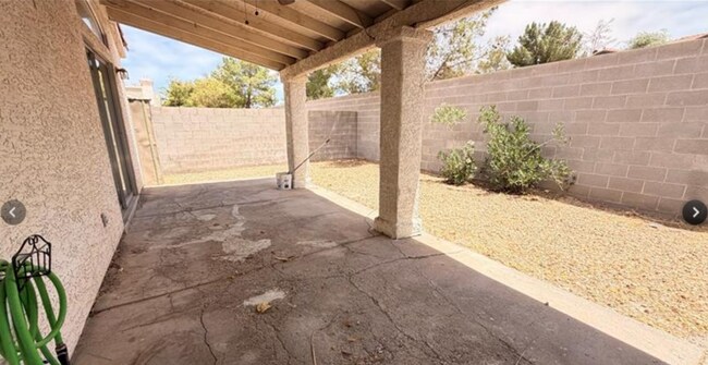 Building Photo - 7220 Paradise Bay Dr