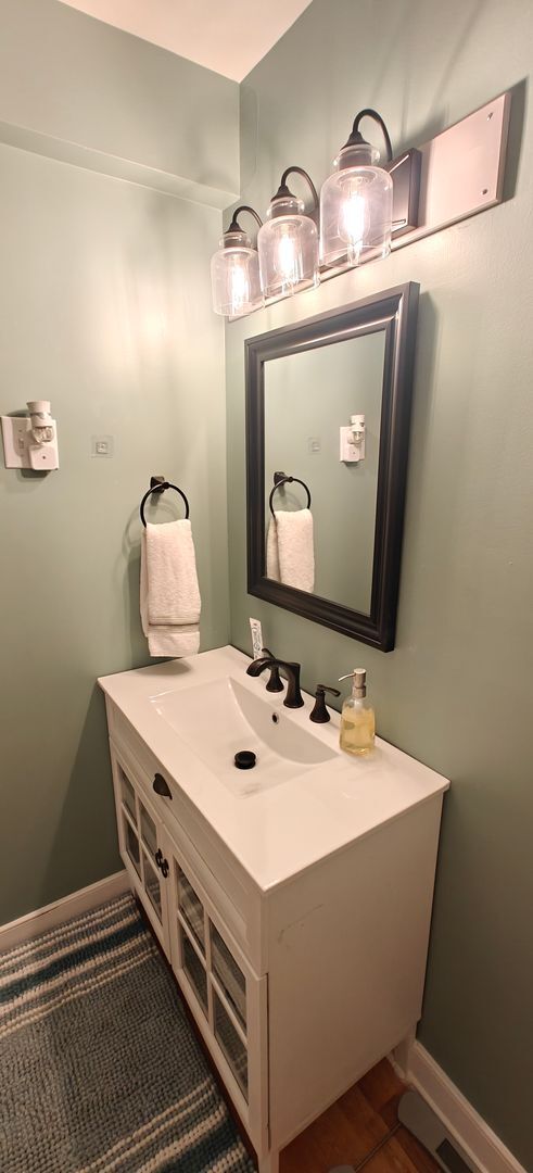 Building Photo - New renovation with River access in Midlothian