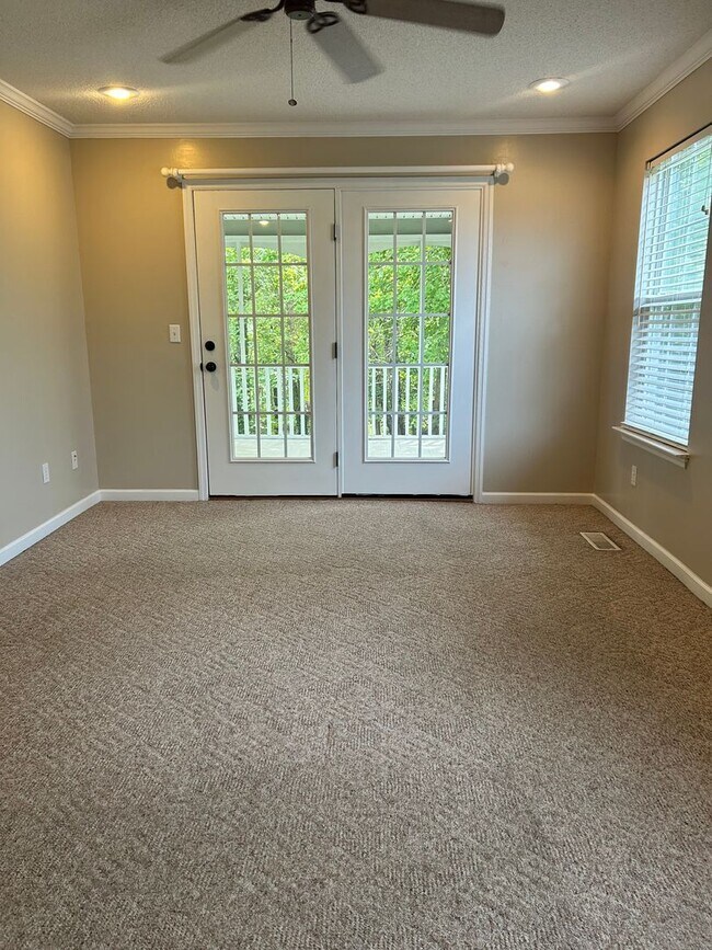 Building Photo - $500.00 OFF JANUARY RENT!! Soddy Daisy Oasis! 3 beds, 2.5 baths, huge garage & yard!